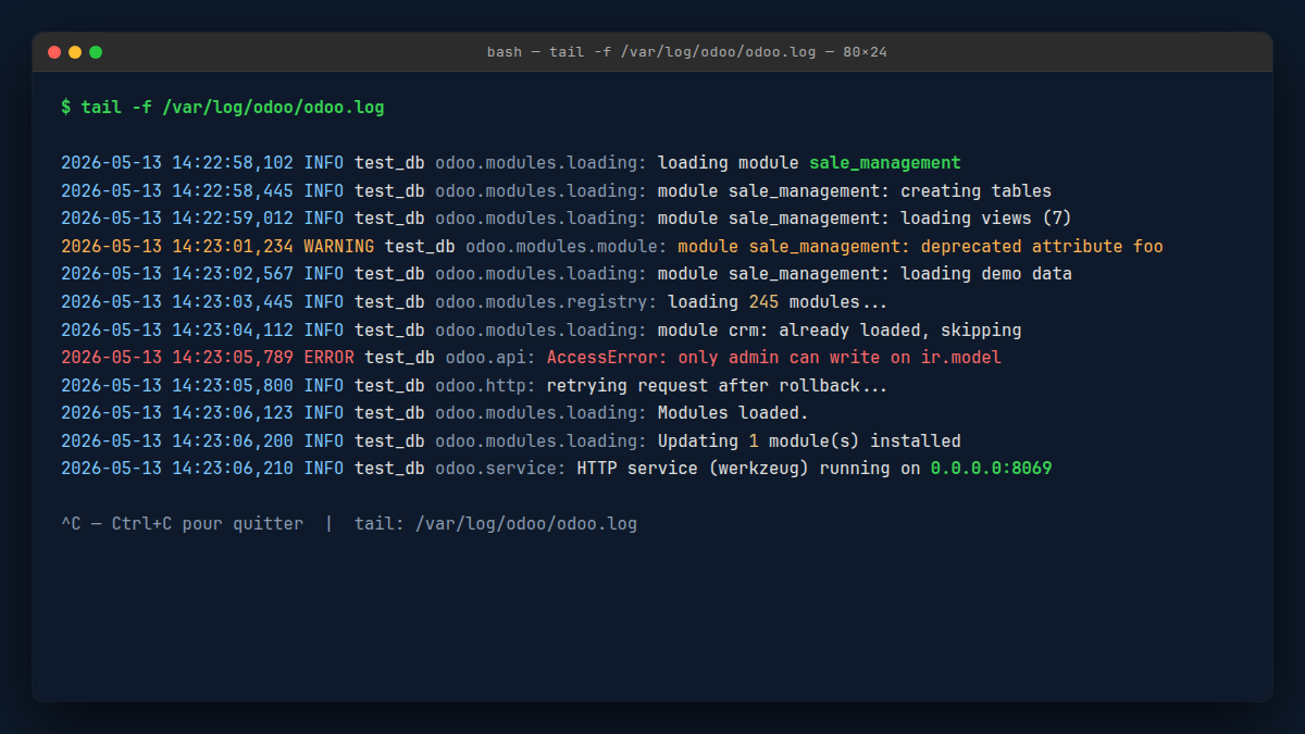 Terminal Ubuntu affichant tail -f sur odoo.log pendant l'installation d'un module, avec lignes INFO en gris et ERROR en rouge